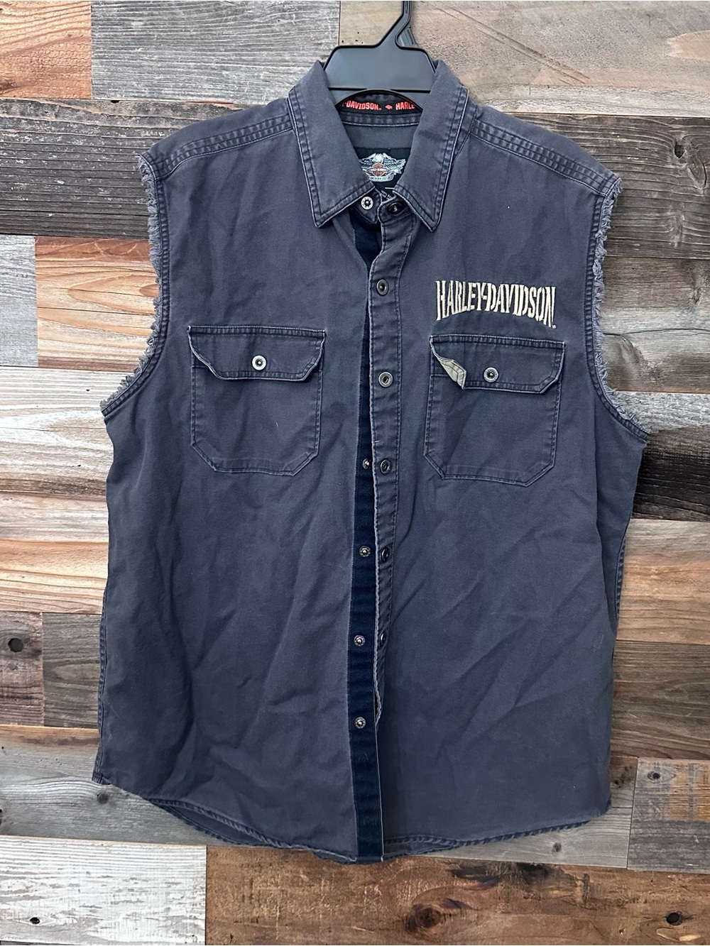 Harley-Davidson Sleeveless Cutoff Button-Up Gray Denim Vest Large Eagle Graphic‎